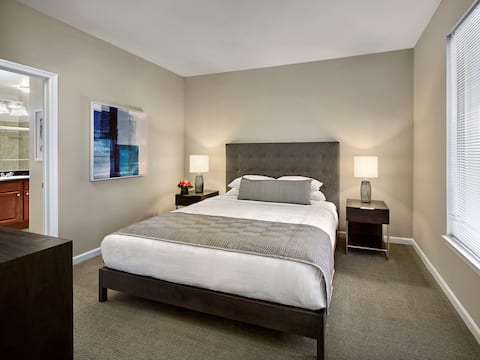 Union 2BR Resort-Style Apt – Easy NYC Transit