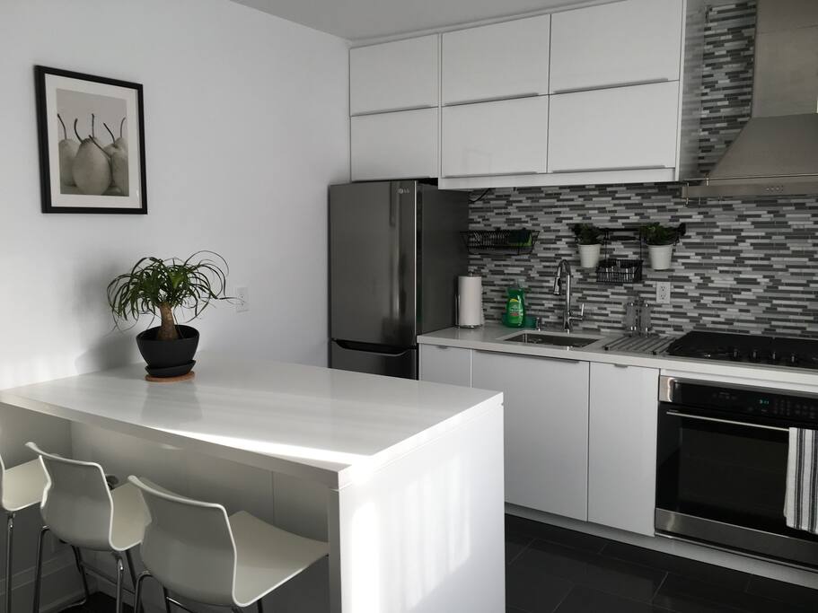 New Kitchen Breakfast Island w/Gas CookTop