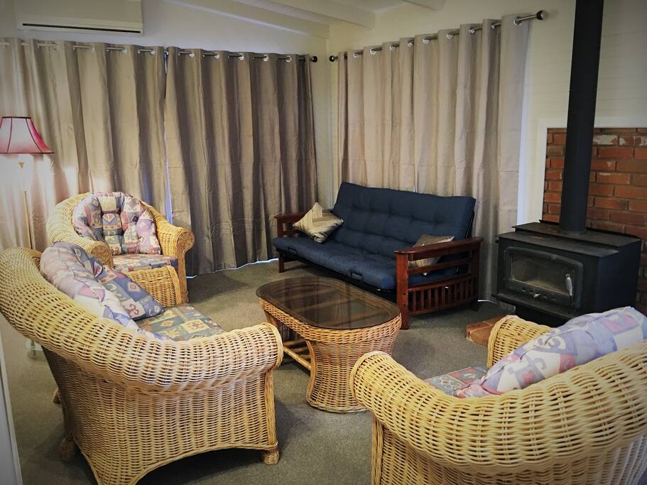 Second living space with double bed option