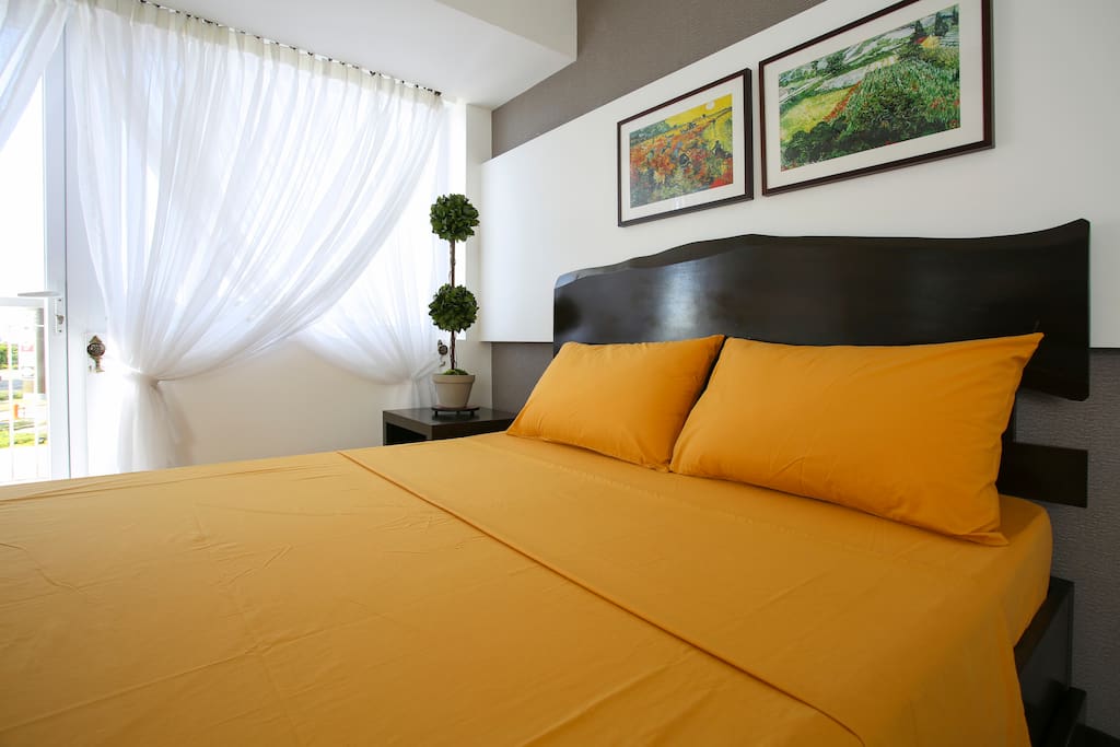 Room accommodates up to 4 guests