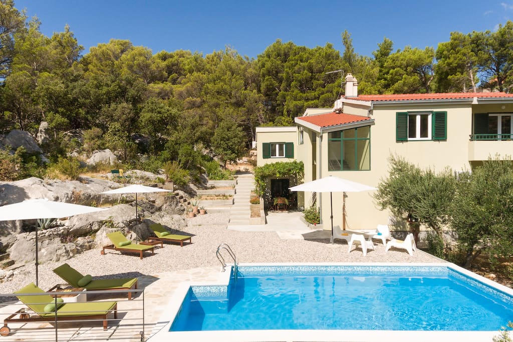 Villa Stina with heated swimming pool