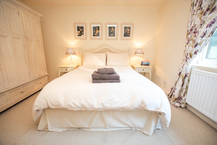 غرفة النوم الرئيسية