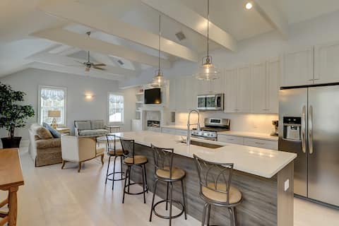 2 Bedroom Condo in Old Town Bluffton 3rd floor