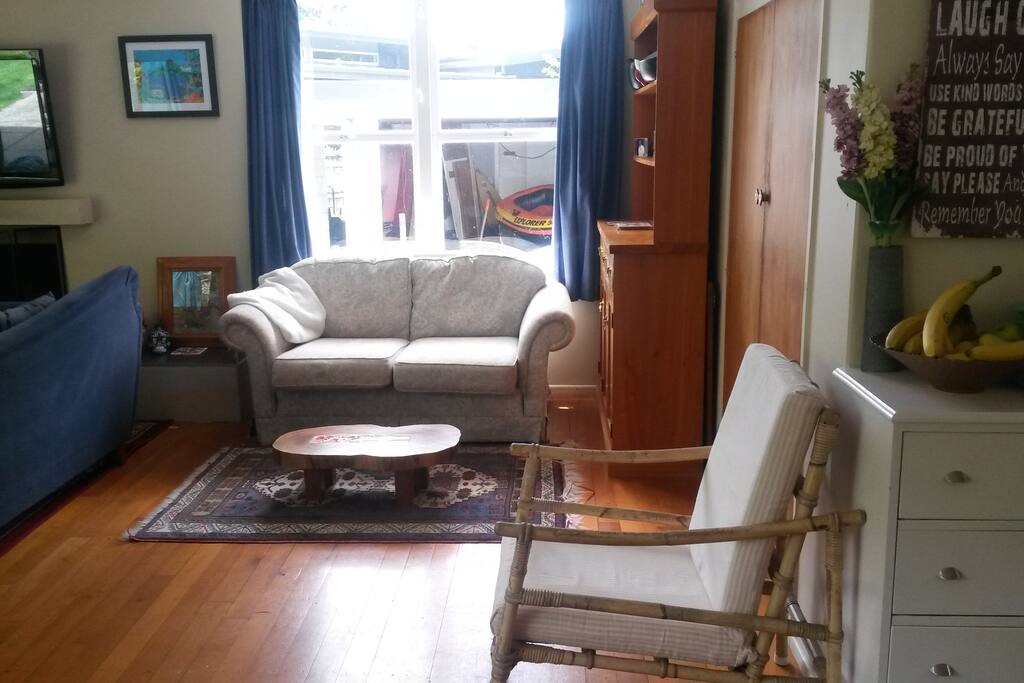 Seating area.