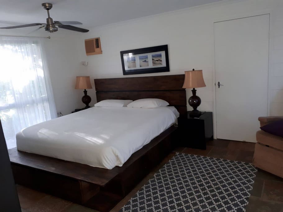 King Room Ocean View Deluxe with Ensuite