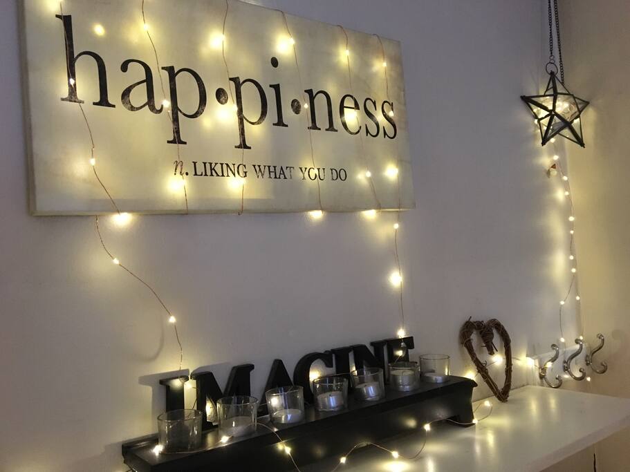 Cozy & Bright Decor w/Positive Messages