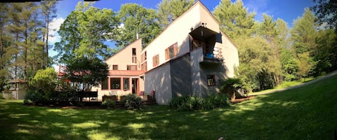 Beautiful Norwich, Vermont Retreat