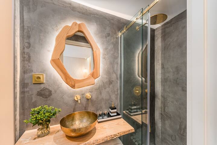 Victoria Project – House II – Private Parking gallery image 5