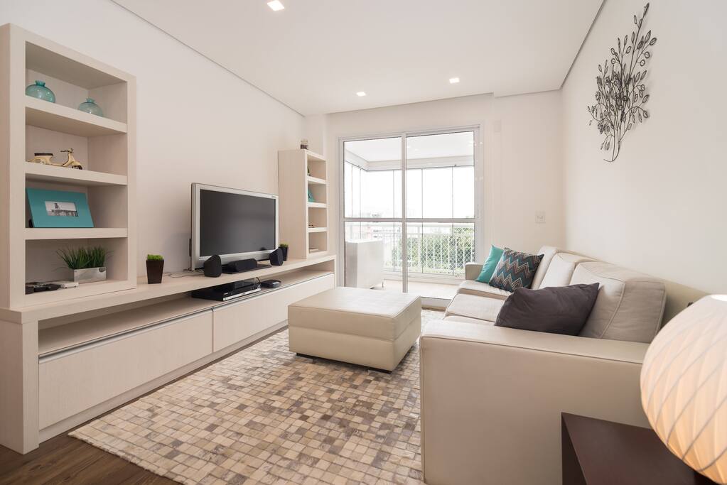 Confortable TV room fully equipped.