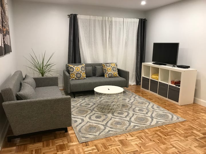 SaintLaurent Vacation Rentals & Homes SaintLaurent, Montreal