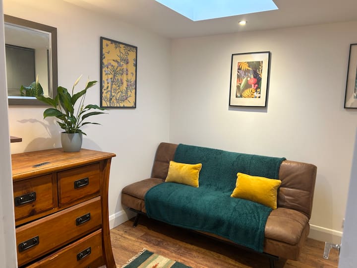 Self Contained Annexe, Private Parking, Entrance - Hove