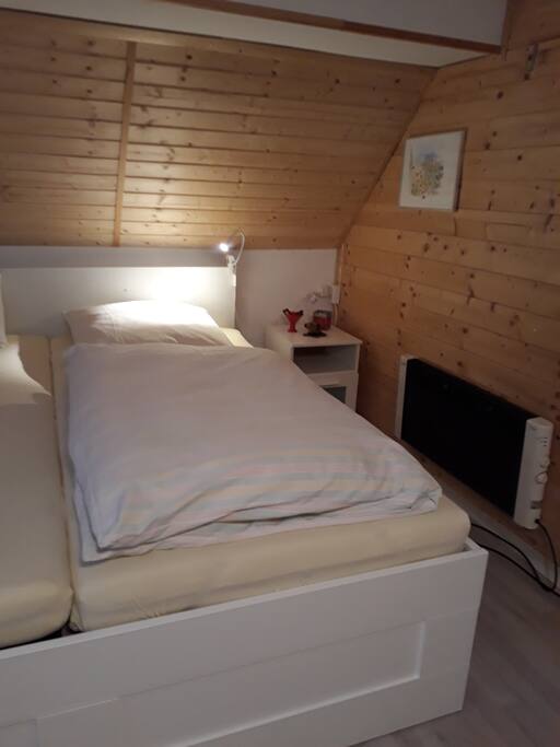 Doppelbett1,80x 2,0 m zur Benutzung für 1 Person