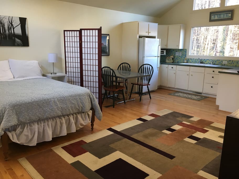 Sleeping, eating, and kitchen area.