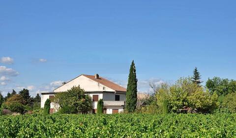 Villa 350 m² - 7 bedrooms - 10 to 23 people - Swimming pool