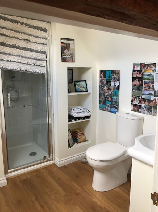Spacious en-suite