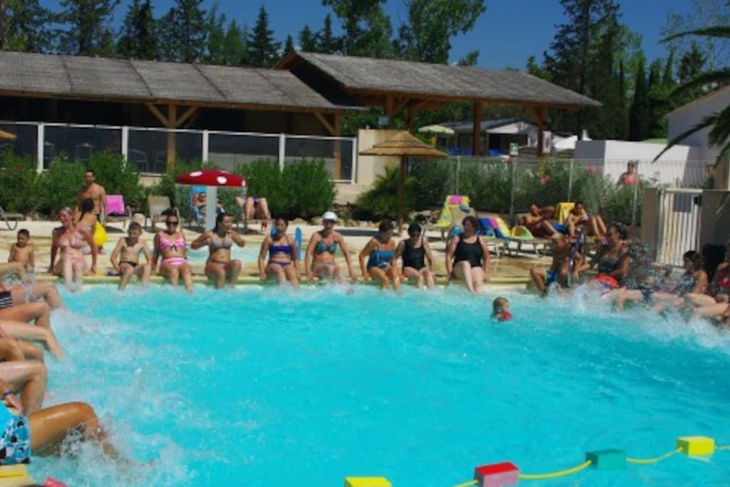 Piscine et convivialité familiale