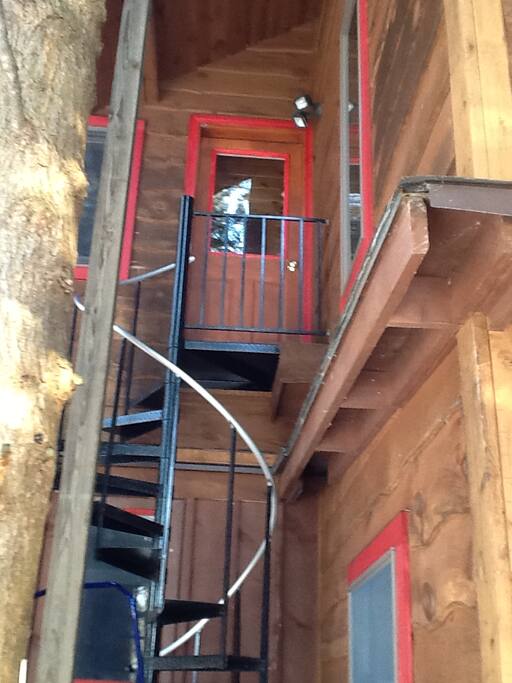 Spiral stairway entrance