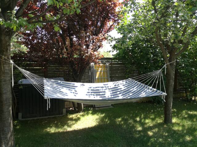 Quiet & Sunny Familyhouse (Garden Pool up to 4bdr) gallery image 4