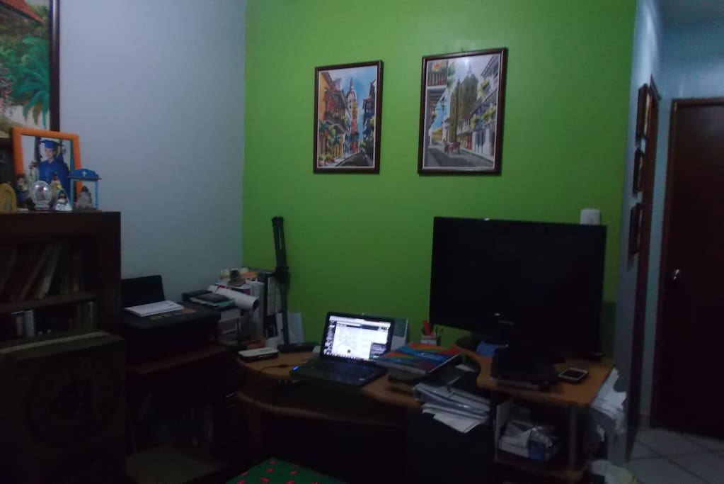 Espacio para trabajar, uso de áreas comunes e internet inalámbrico ideal para equipos de trabajo de empresas que vengan a realizar asignaciones temporales, así como un espacio adecuado si se desea privacidad para trabajar.