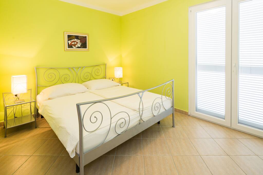 Sleeping room