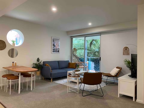 Top performing Airbnb: Home away from home close to the Beach & Bay St! in Port Melbourne