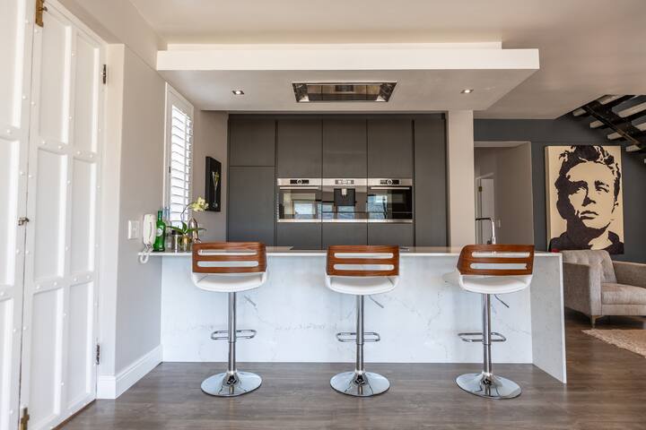 “Hollywood on the Hill” gallery image 4