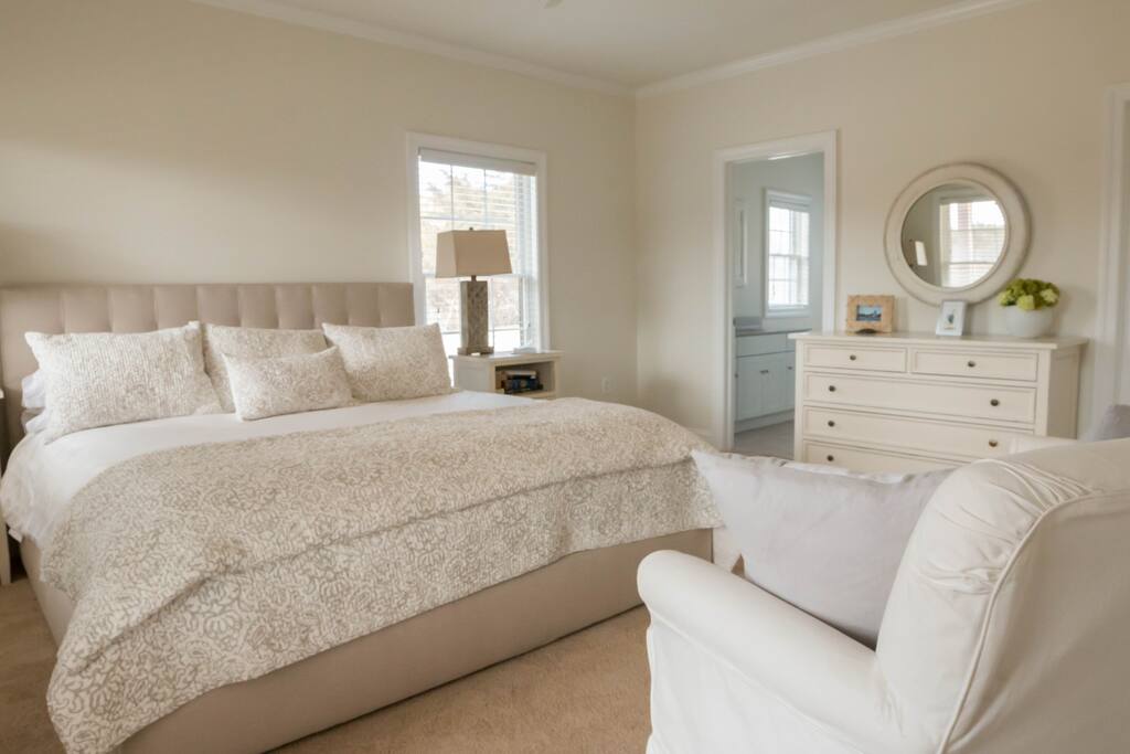 Master with king bed