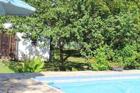 Chalet #1 one block to Caraguá - São Sebá road