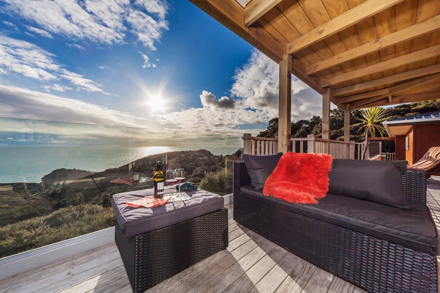 Romantic Piha Superior Suite 3