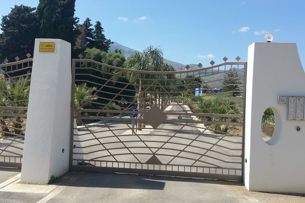 cancello d'ingresso Residence