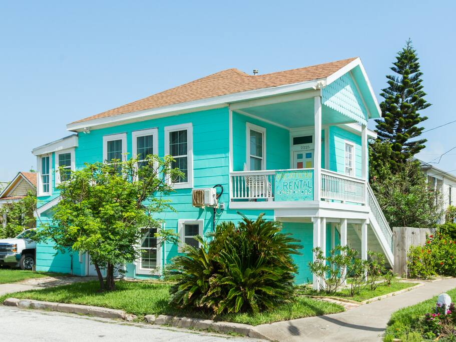 Beachy feel with fun and colorful island flare.