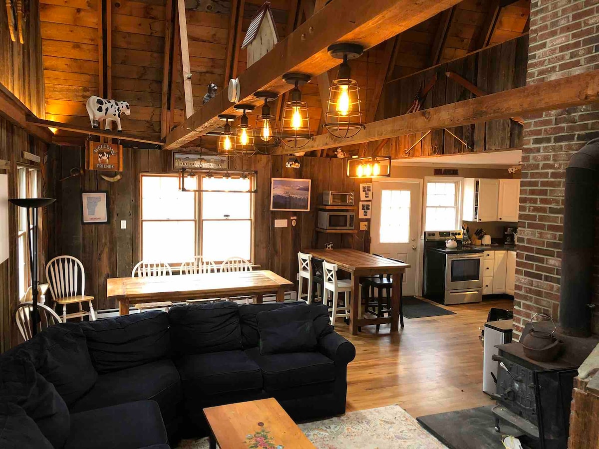 The Vermont Barn (Mount Snow) - Houses for Rent in Wilmington, Vermont,  United States - Airbnb, image size:1200x900