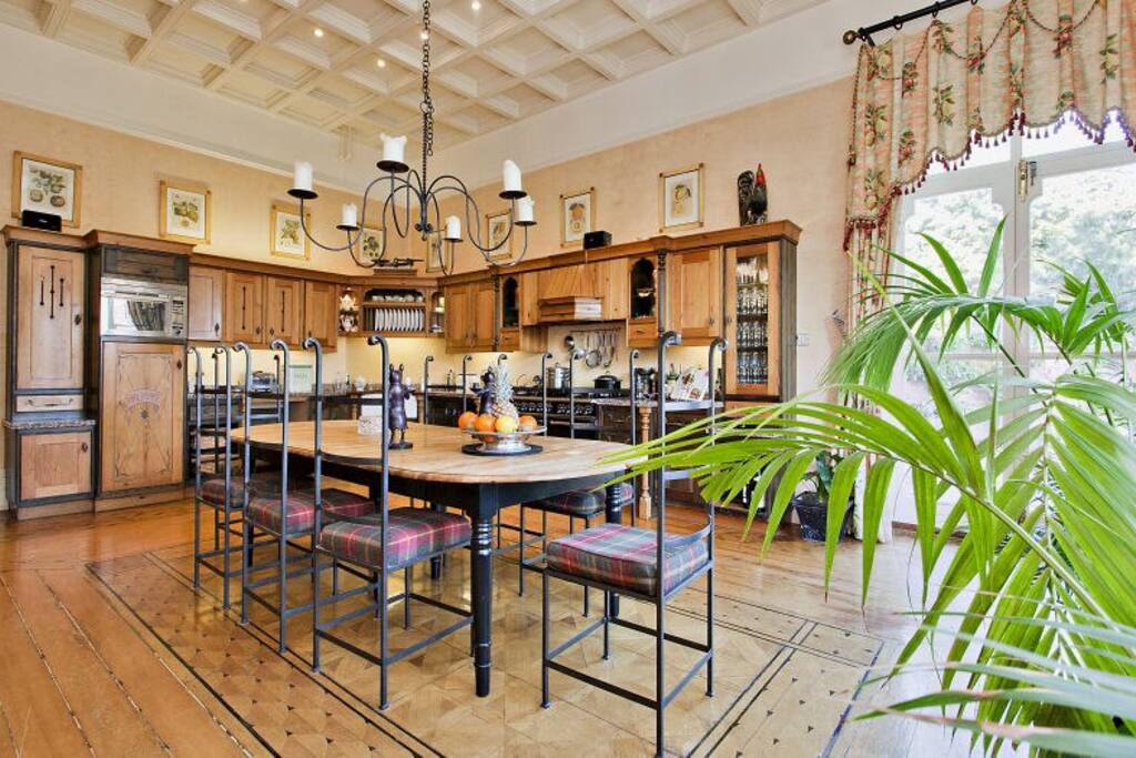Main House - Kitchen