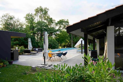 Paradise at the Gates of Bordeaux?