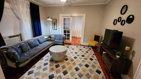 Successful Airbnb property: Lovely One Bedroom Suite near the River walk! in Tampa Heights