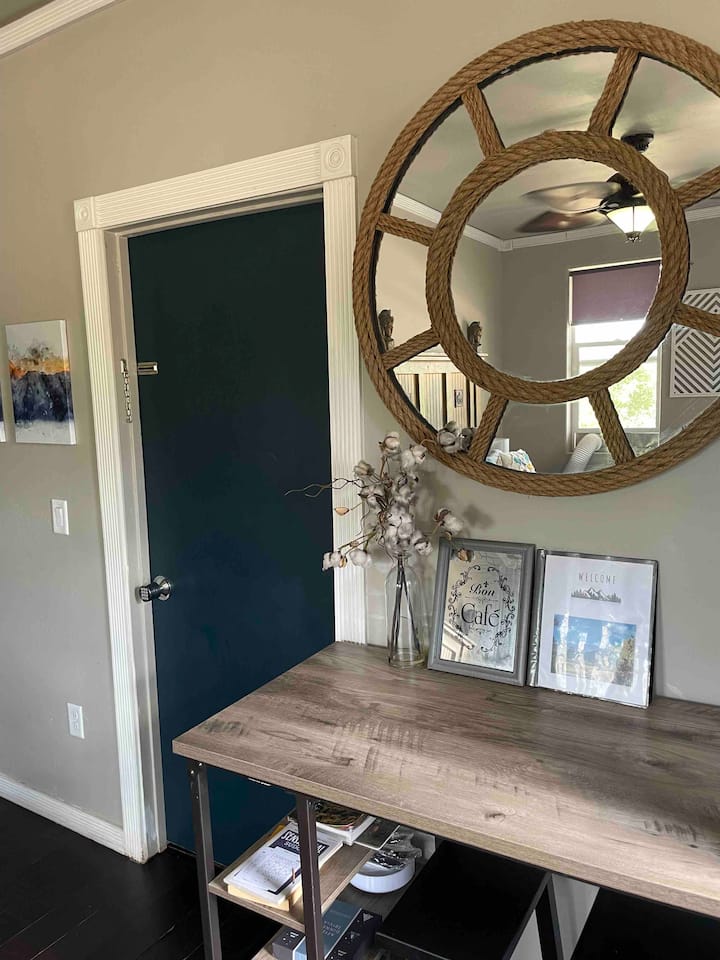 Flagstaff In Style:chic Studio,steamshower &Vistas - Flagstaff, AZ