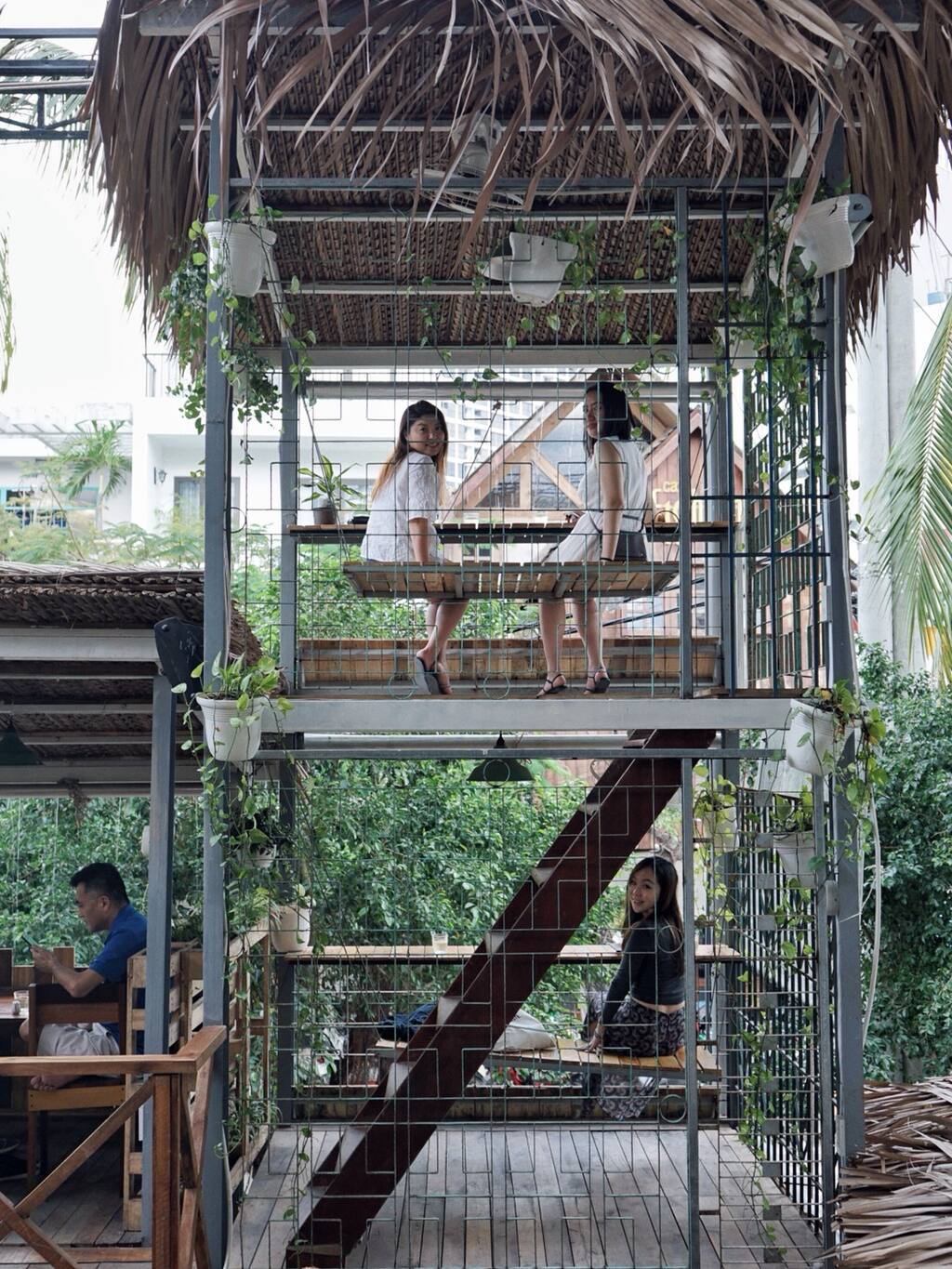 喝杯cafe 还真下雨呢 Rain Forest 越南旅游攻略 尽在airbnb爱彼迎 喝杯cafe 还真下雨呢 Rain Forest 越南旅游攻略 尽在airbnb爱彼迎