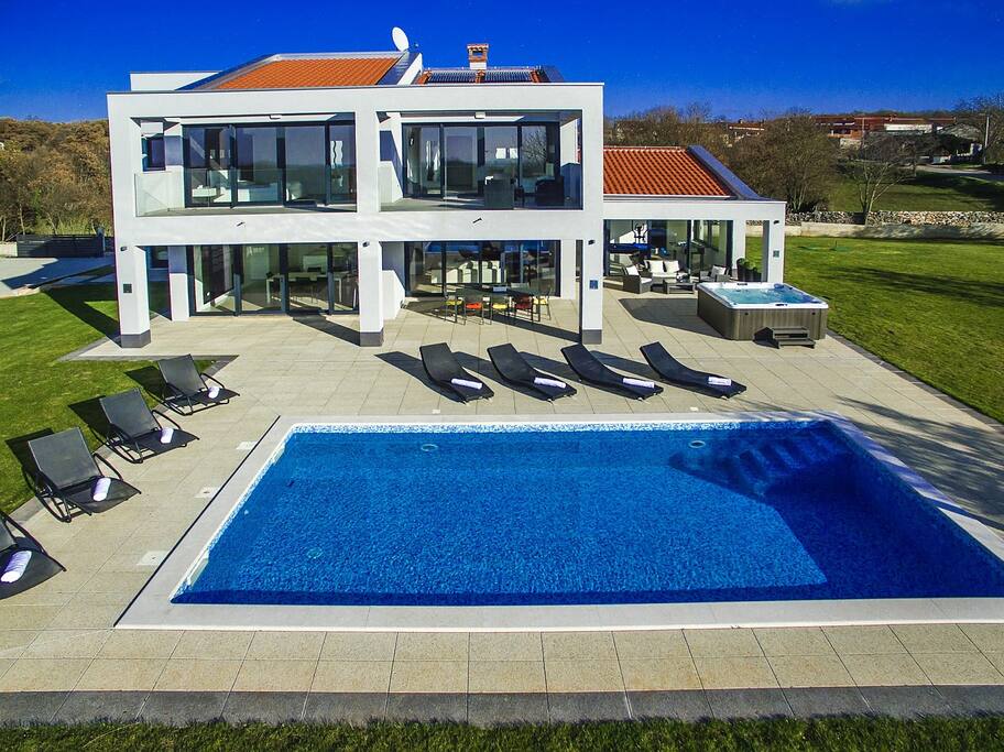 Pool area