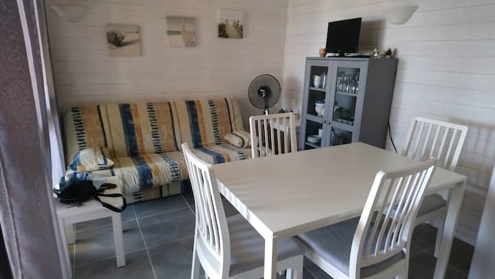 Maisonnette Vue Sur Mer à 30 M De La Plage. - Leucate
