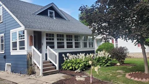 Three bedroom home near harbor and downtown