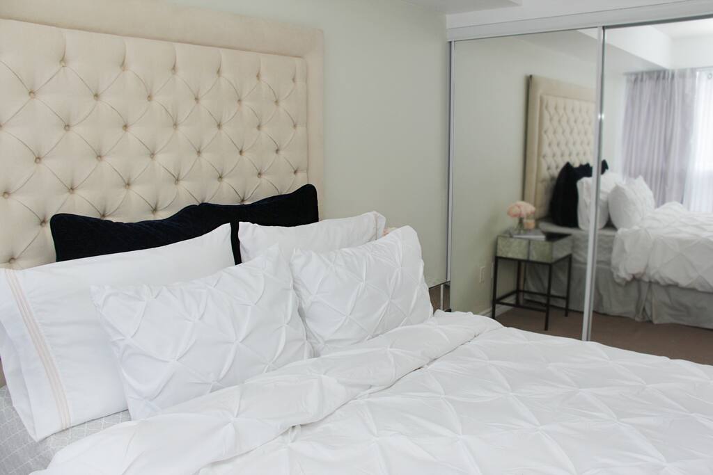 First bedroom has queen bed