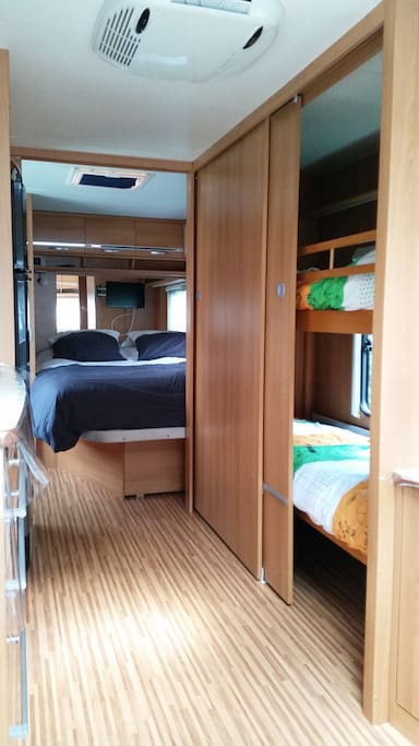 chambre parents et lits superposés enfants