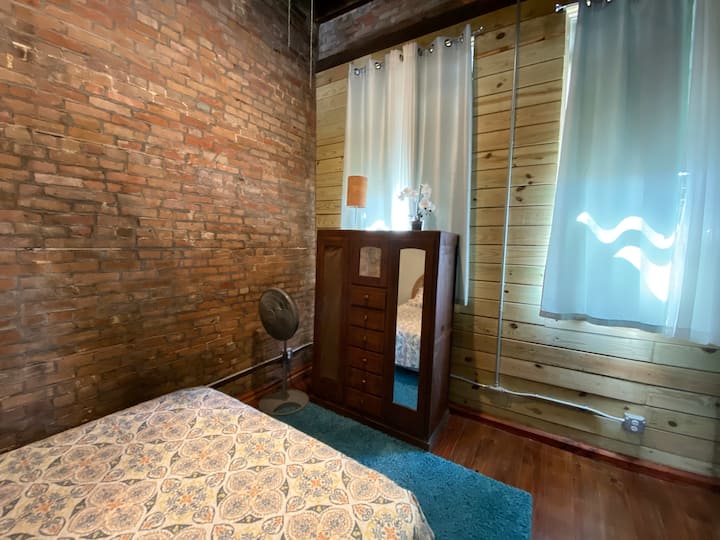 Master Bedroom - fitted with a Queen bed.