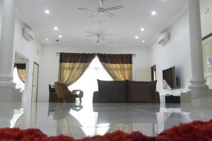 Airbnb Bandar Menjalara Vacation Rentals Places To Stay