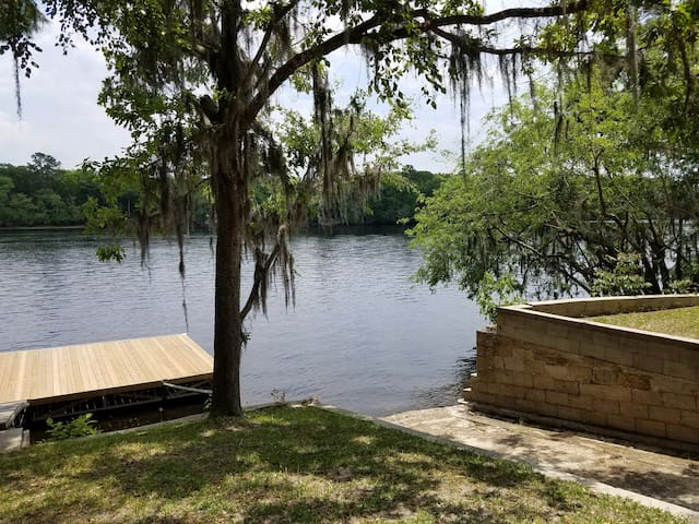 Airbnb Fanning Springs Vacation Rentals Places To Stay