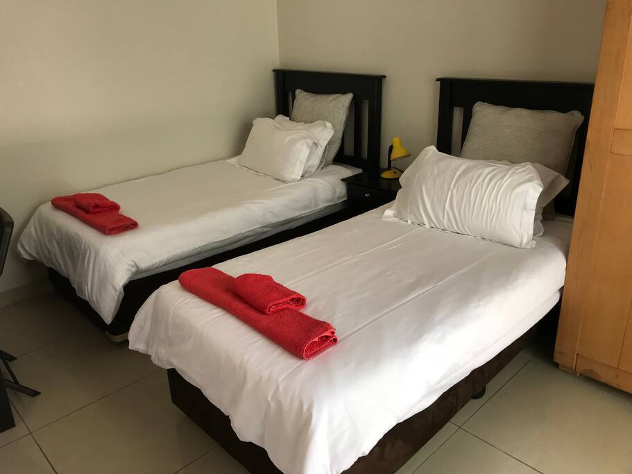 Bedroom (2 Single Beds)