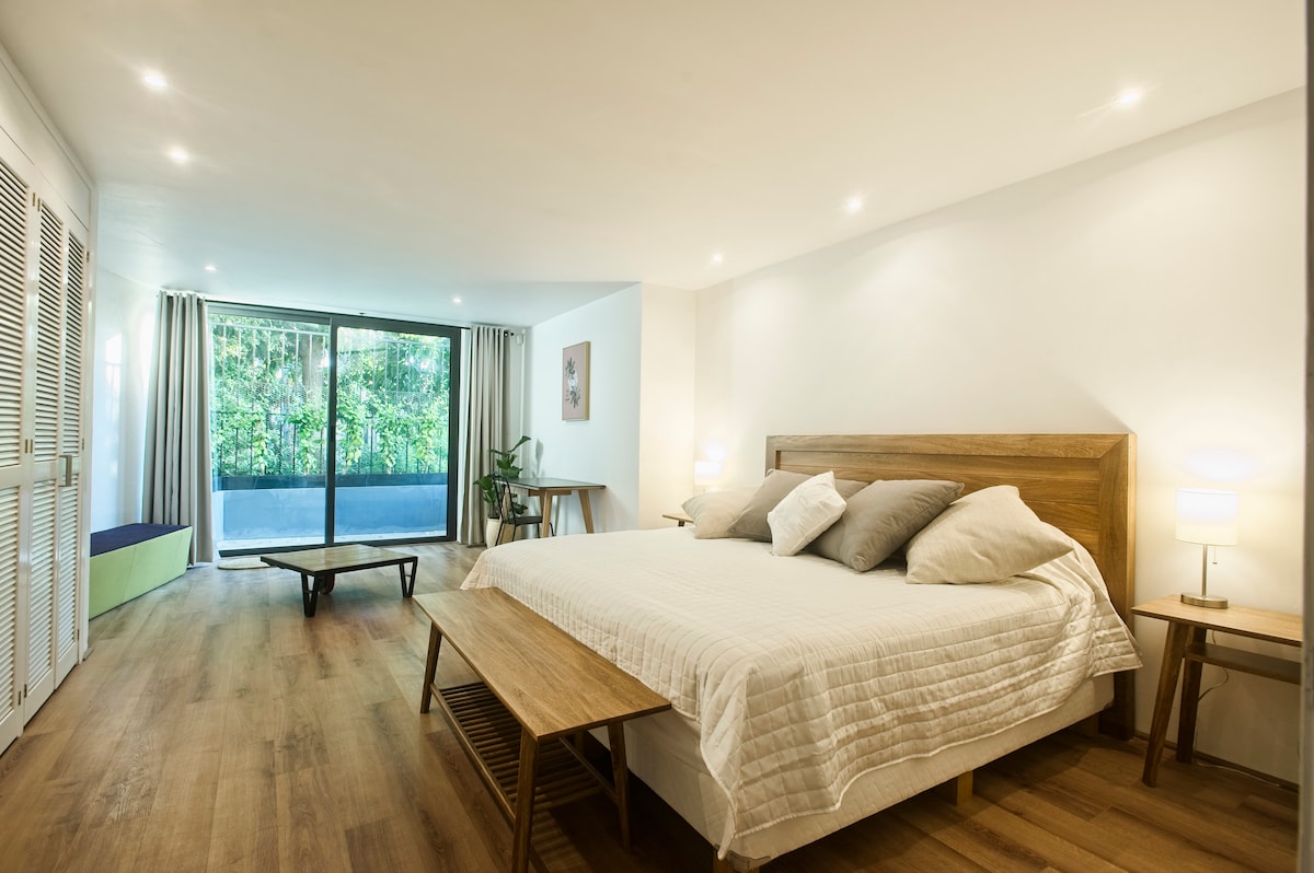 Glavna spavaća soba /bračni krevet (1,8x2)