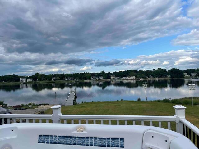 Premium waterfront house! gallery image 2