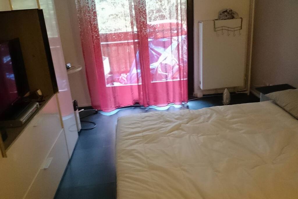 chambre avec TV