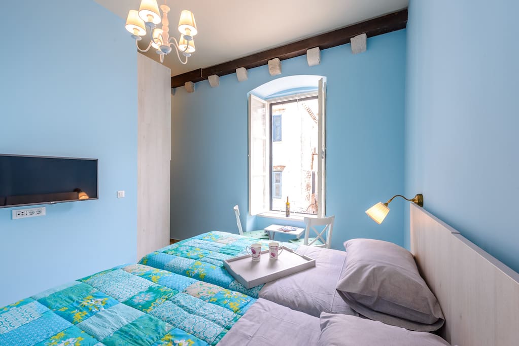 Stradun view, new en suite bedroom, 2single or 1double bed